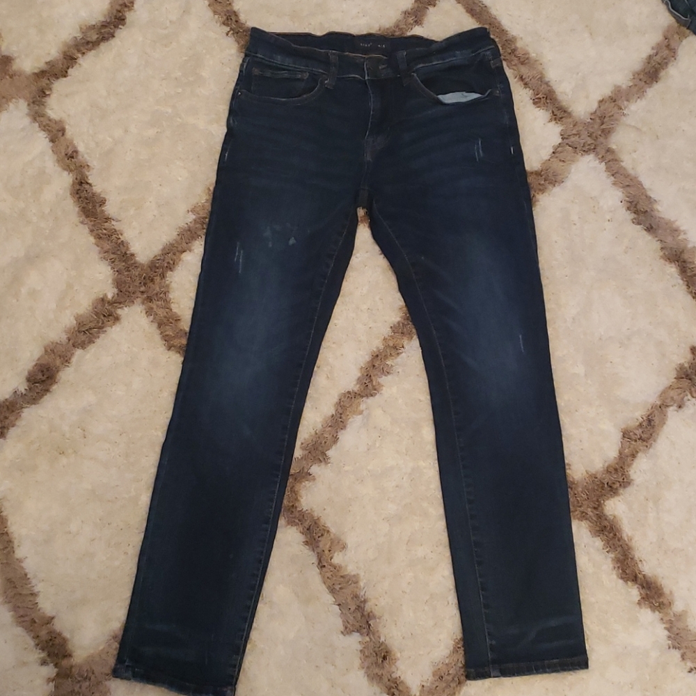 29x30 Men's Aeropostale skinny jeans.